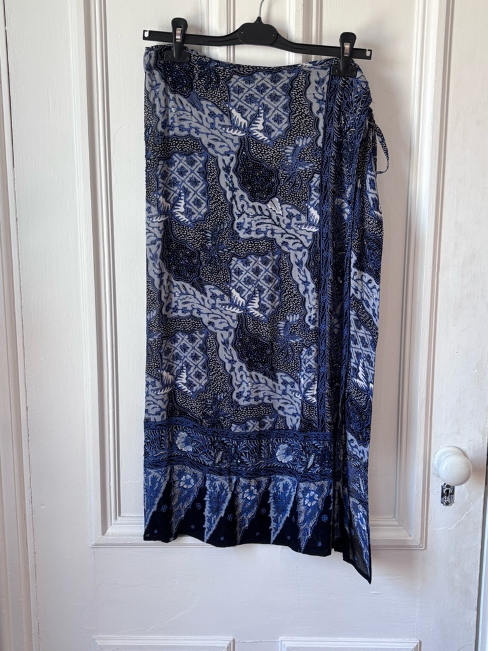 Women’s East Blue Batik Lined Zip Skirt with Beaded Overlay Skirt Size 16